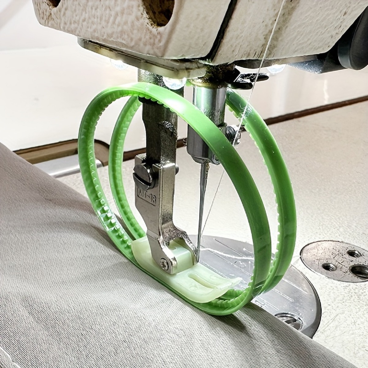 Embroidery Removal - Prensatelas de tanque de doble rodillo