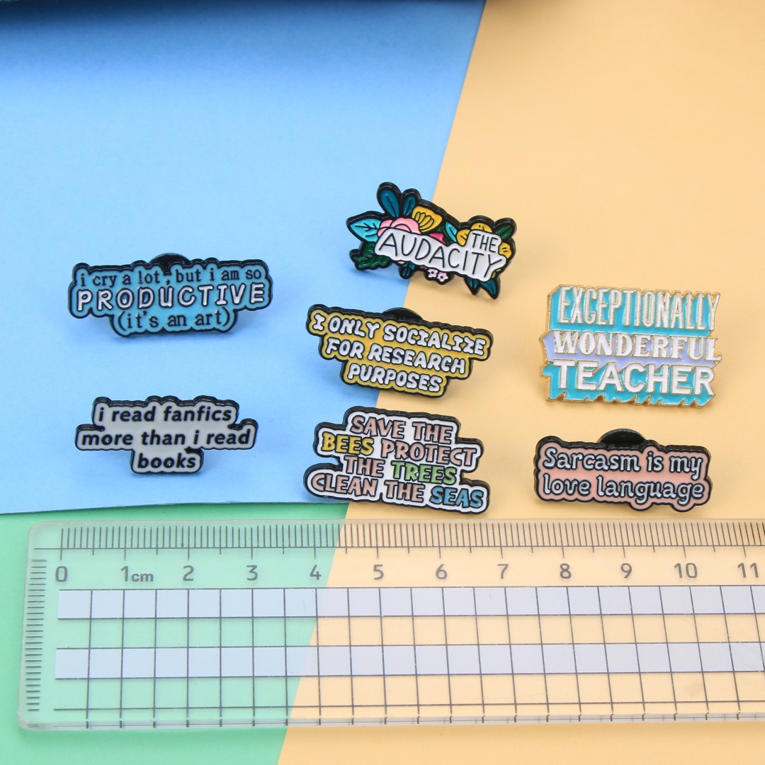 Broche de esmalte con texto in - Embroidery Texture reseña y precio
